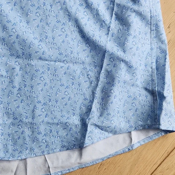 Peter Millar Feeling Koi Performance Shirt in Cottage Blue - Picture 7 of 11